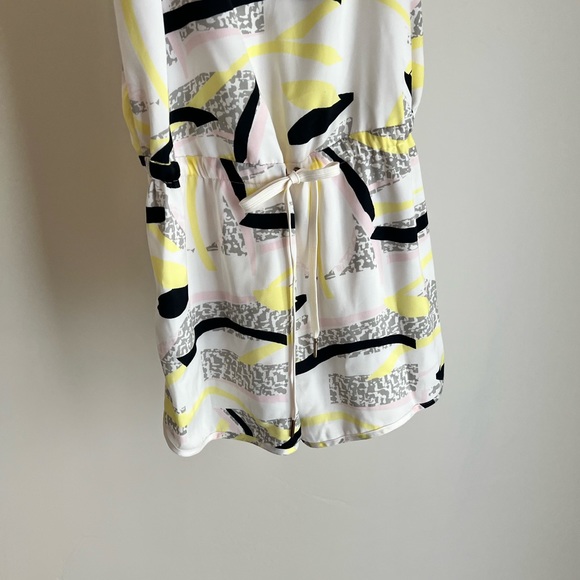 Guess Jumpsuit Shorts - Picture 2 of 9